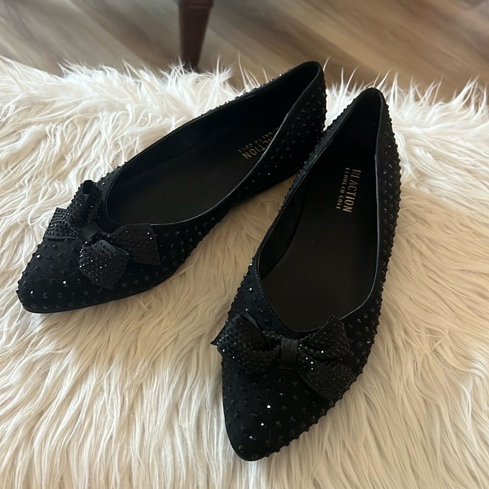Black Beaded Bow Kenneth Cole Reaction Flats. 7 1/2